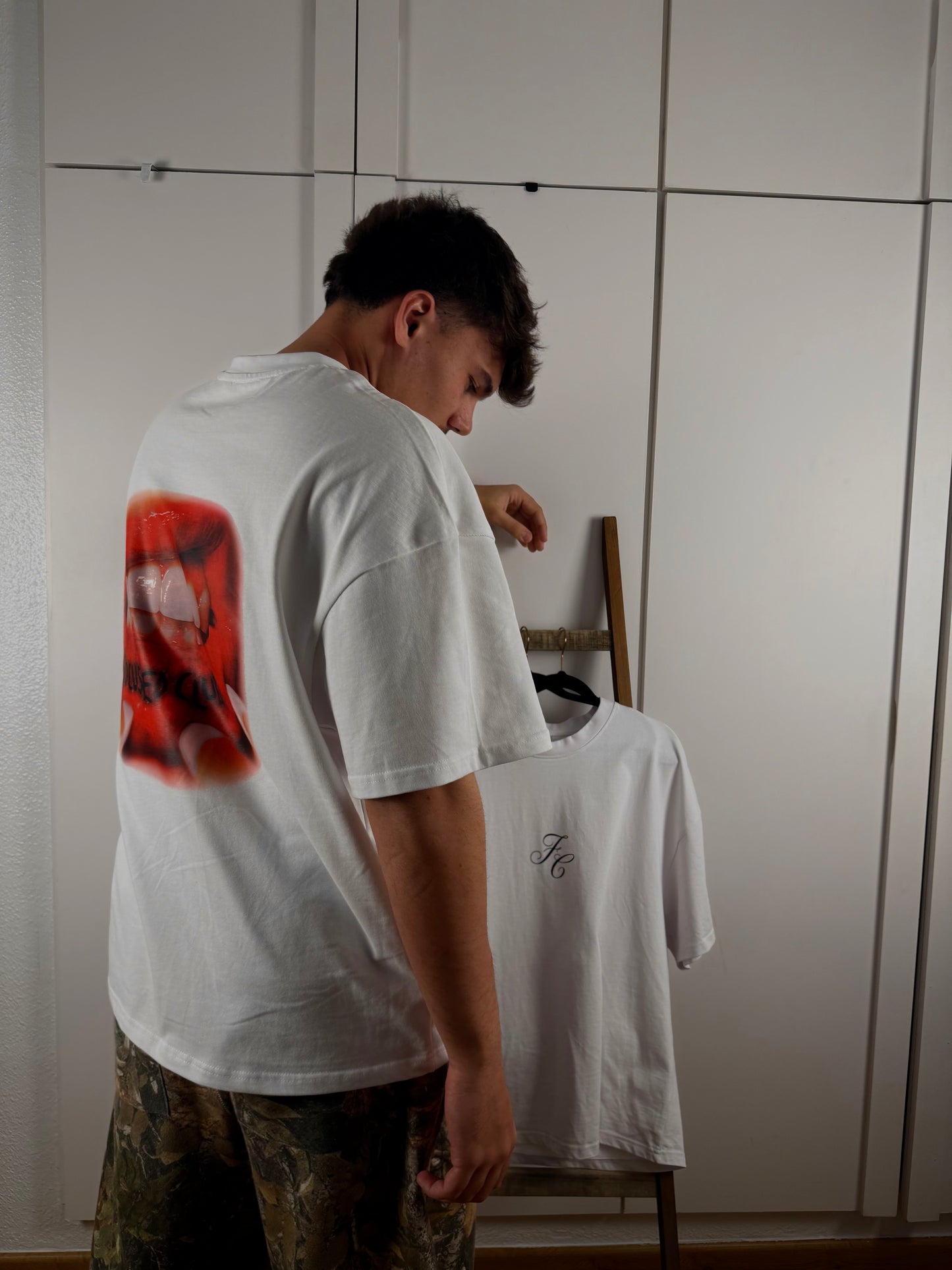 PREVENTA Anti-Average Tee